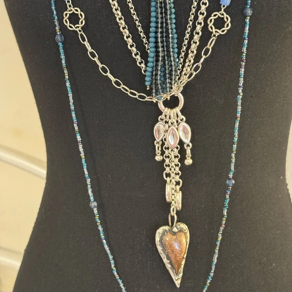 Elegant Blue and Silver Layered Necklace Set - Picture 3 of 8